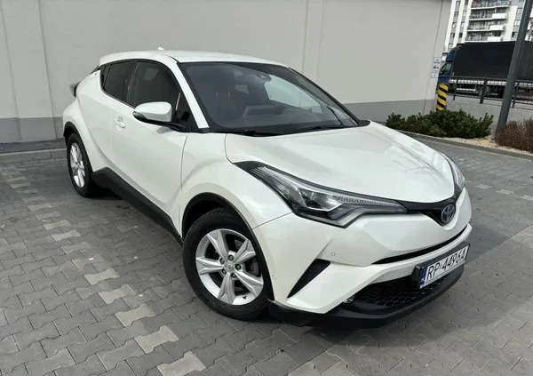 świętokrzyskie Toyota C-HR cena 84900 przebieg: 89000, rok produkcji 2019 z Kraków